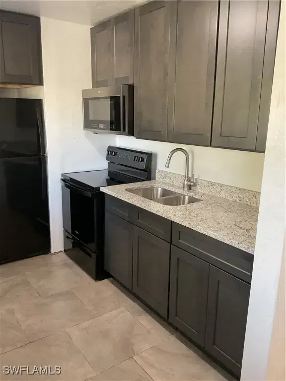 Picture of 8101 Country Rd 101, Fort Myers, FL 33919