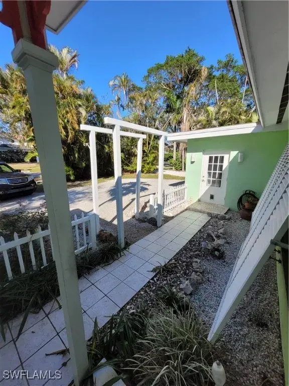 Picture of 870 Forest Ave, Naples FL 34102