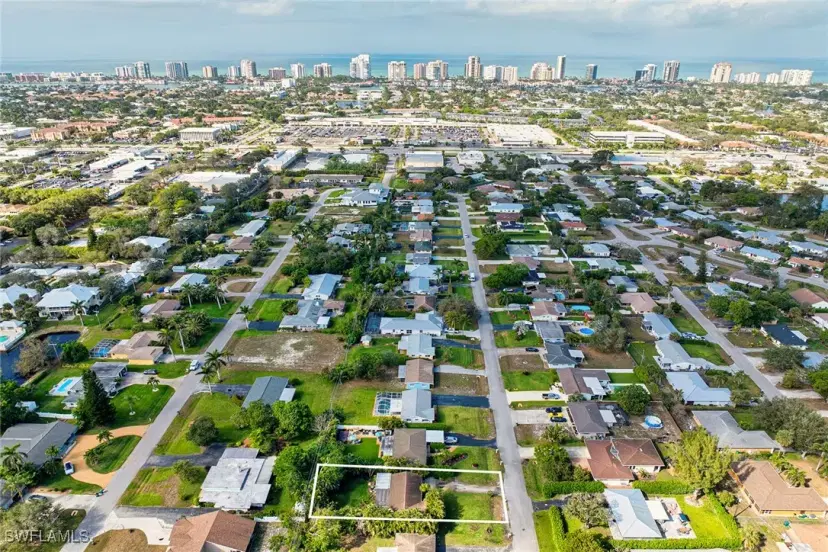 Picture of 1246 Hilltop Dr, Naples FL 34103