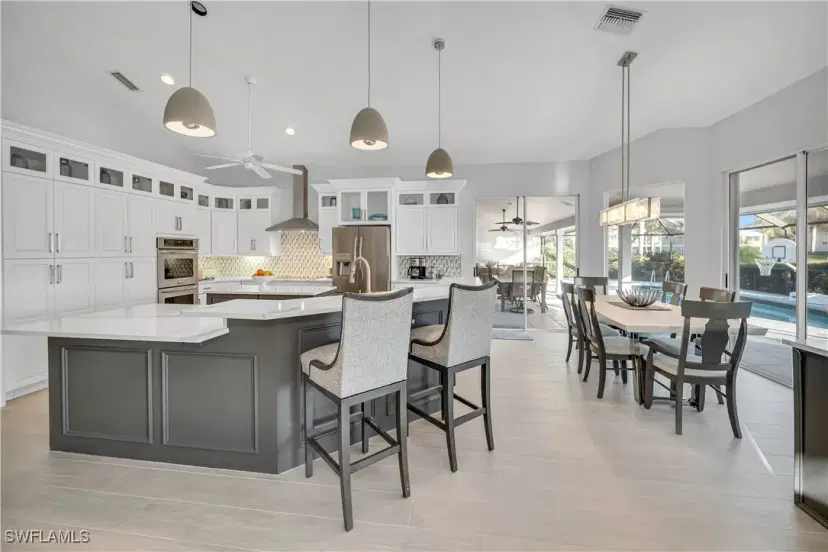 Picture of 893 Wyndemere Way, Naples FL 34105