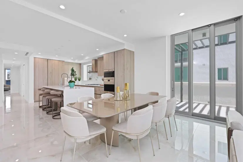 Picture of 485 E Royal Palm Road 203, Boca Raton FL 33432