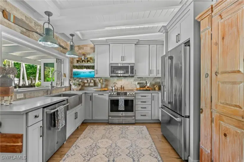 Picture of 840 Myrtle Ter, Naples FL 34103