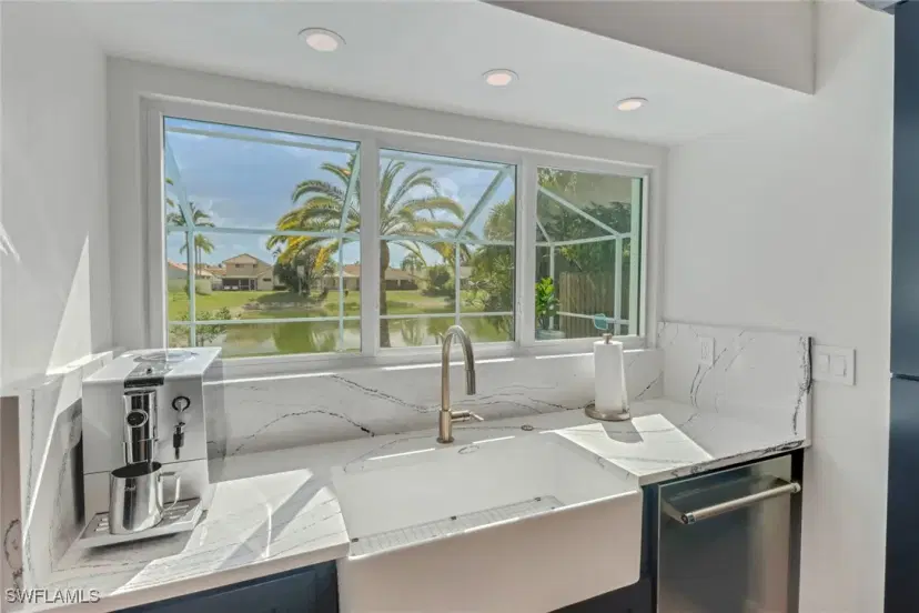 Picture of 1139 Jardin Dr, Naples FL 34104