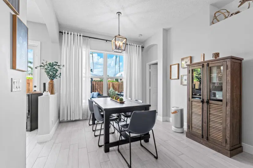Picture of 1921 Capeside Circle, Wellington FL 33414