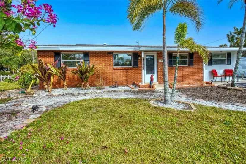 Picture of 905 Lucas Rd, Fort Myers FL 33919