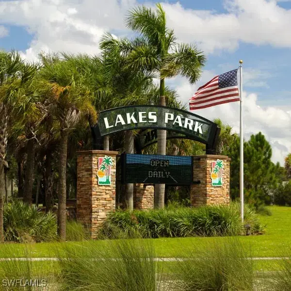 Picture of 8101 S Woods Cir 12, Fort Myers FL 33919