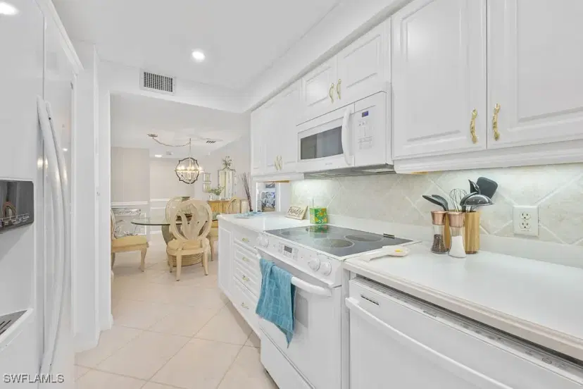 Picture of 4005 Gulf Shore Blvd N 305, Naples FL 34103