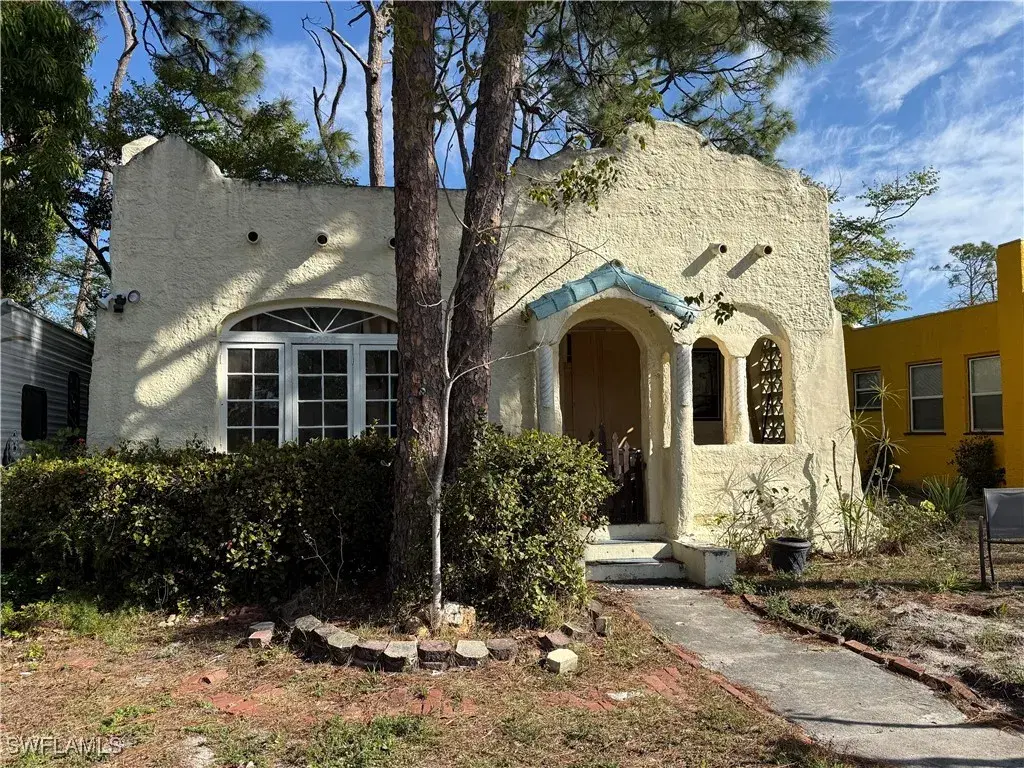 Picture of 2223 Katherine St, Fort Myers, FL 33901