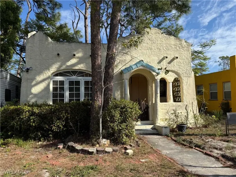 Picture of 2223 Katherine St, Fort Myers FL 33901