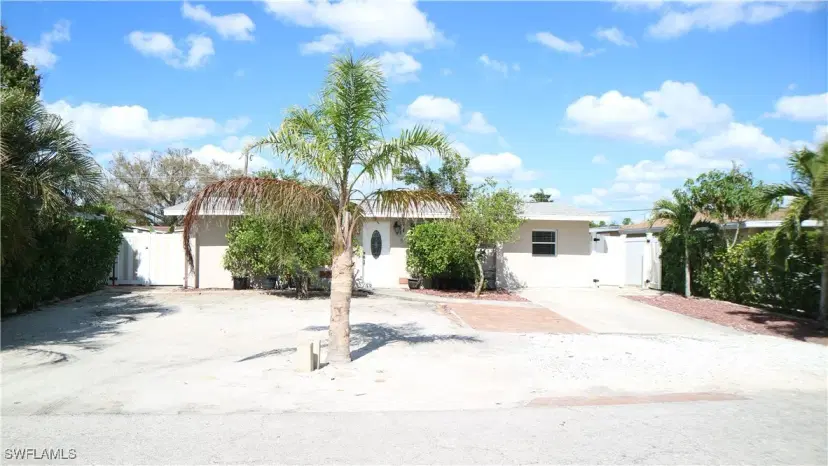 Picture of 2201 Coronet St, Fort Myers FL 33907