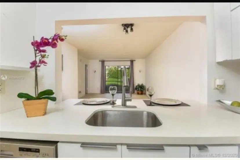 Picture of 15801 W Waterside Cir 105, Sunrise FL 33326