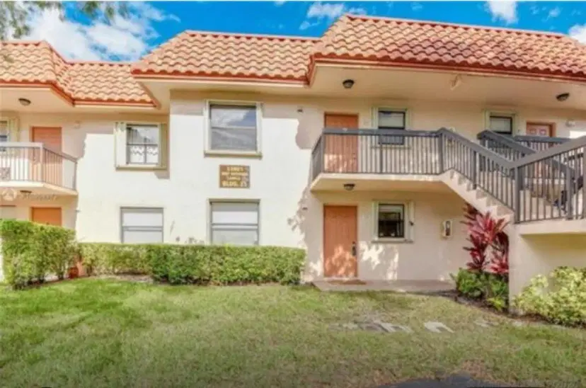 Picture of 15801 W Waterside Cir 105, Sunrise FL 33326