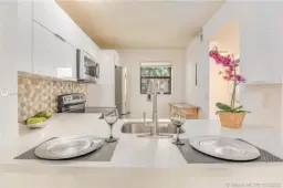Picture of 15801 W Waterside Cir 105, Sunrise, FL 33326