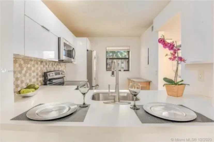 Picture of 15801 W Waterside Cir 105, Sunrise FL 33326