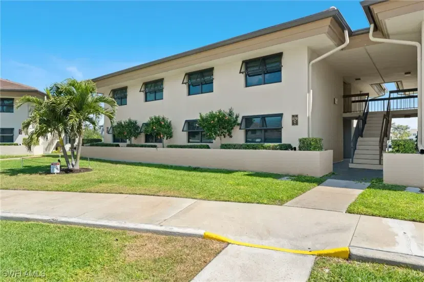 Picture of 579 Seaview Ct C2, Marco Island FL 34145