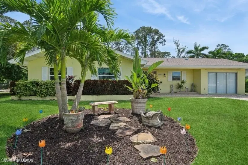 Picture of 2228 Poinciana Dr, Naples FL 34105