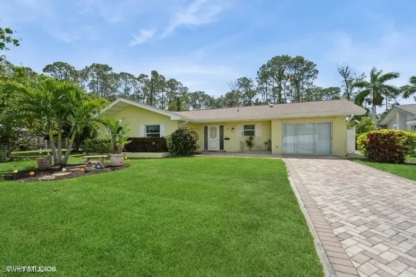 Picture of 2228 Poinciana Dr, Naples FL 34105