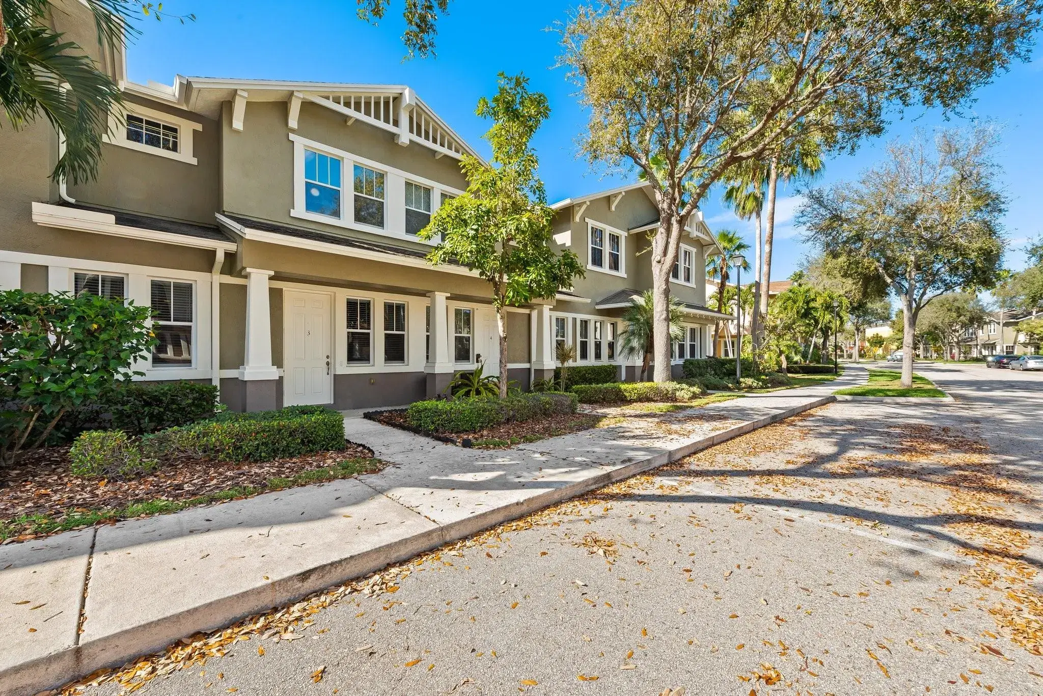Picture of 580 Pacific Grove Dr 3, West Palm Beach, FL 33401