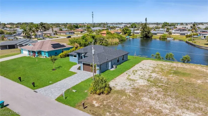 Picture of 1023 NE 2Nd Ter, Cape Coral FL 33909