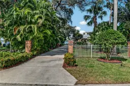 Picture of 3385 E Riverside Dr, Fort Myers, FL 33916