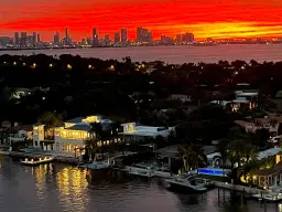 Picture of 5500 Collins Avenue 1704, Miami Beach, FL 33140