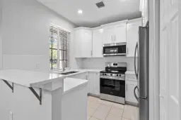 Picture of 975 Tortuga Ln 975, Riviera Beach, FL 33404