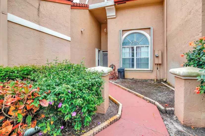 Picture of 9720 S Malvern Dr F, Tamarac FL 33321