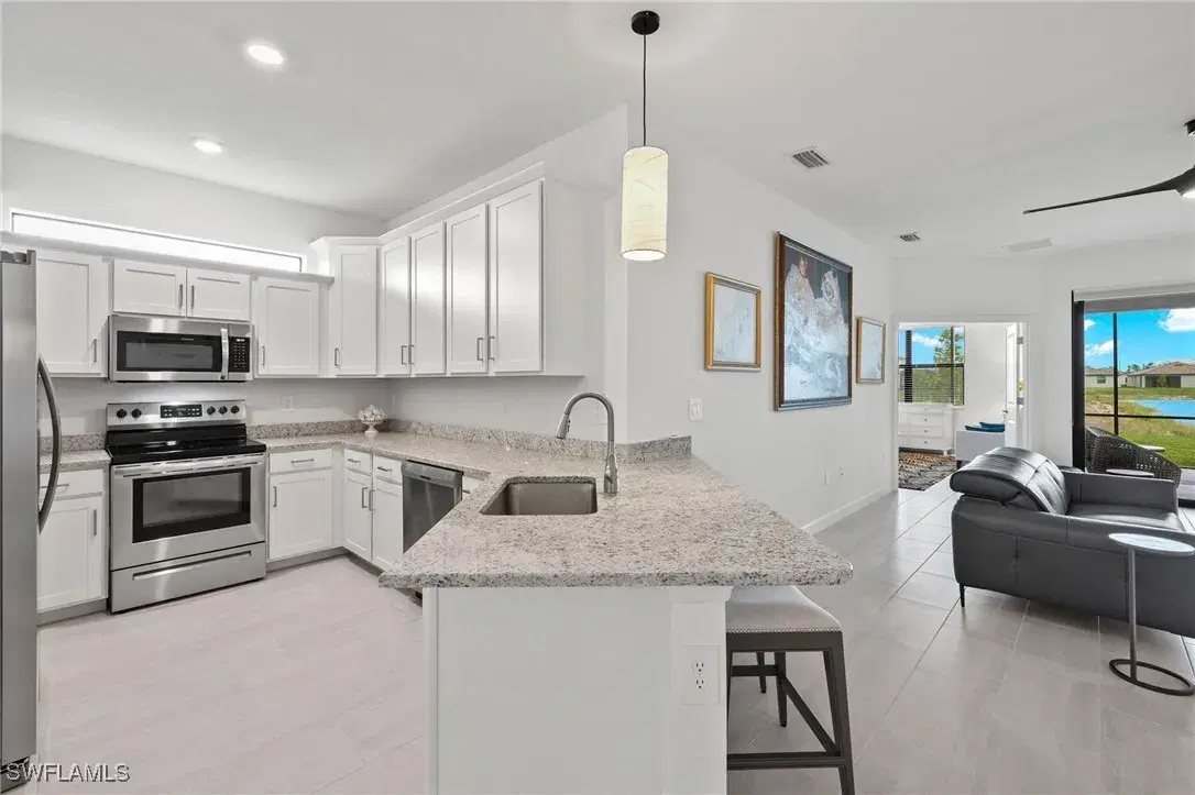Picture of 14000 Hunter Oak Dr, Fort Myers, FL 33913
