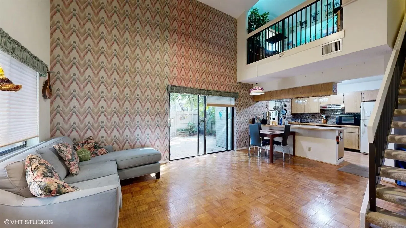 Picture of 3036 S Oakland Forest Dr 2703, Oakland Park, FL 33309