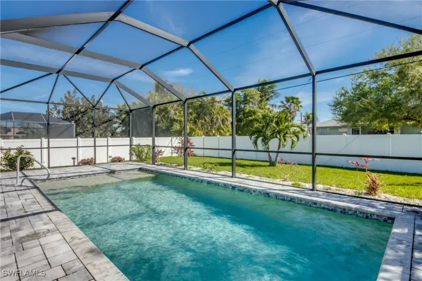 Picture of 825 SE 5Th Pl, Cape Coral FL 33990