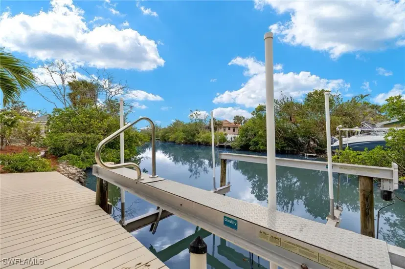 Picture of 5869 Pine Tree Dr, Sanibel FL 33957