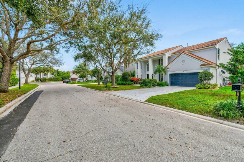 Picture of 10221 Hunt Club Lane, Palm Beach Gardens FL 33418