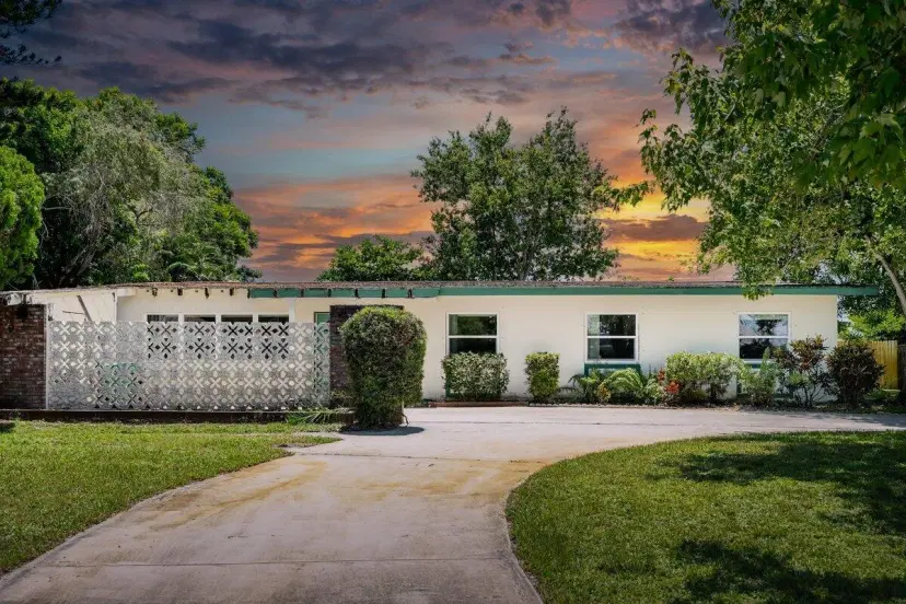 Picture of 426 SE Tranquilla Avenue, Port St Lucie FL 34983