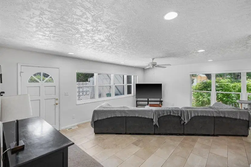 Picture of 426 SE Tranquilla Avenue, Port St Lucie FL 34983
