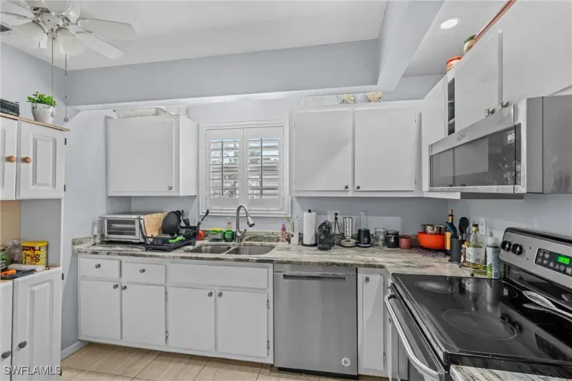 Picture of 159 Bristol Ln B, Naples FL 34112