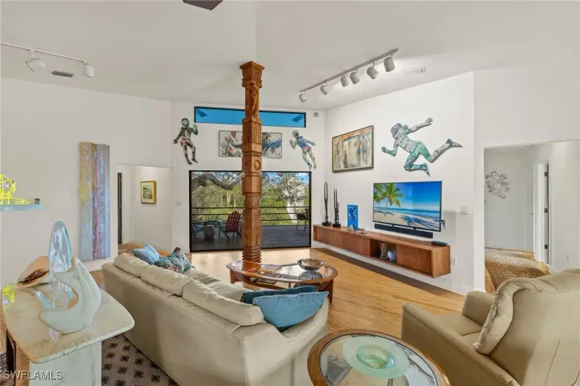 Picture of 13290 Electron Dr, Fort Myers FL 33908