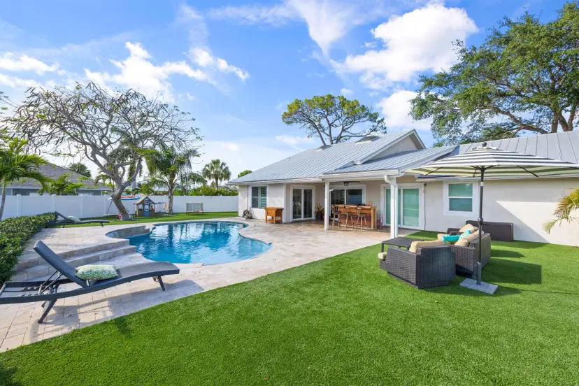 Picture of 15 Hemlock Lane, Tequesta FL 33469