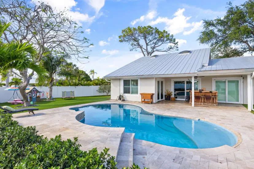 Picture of 15 Hemlock Lane, Tequesta FL 33469