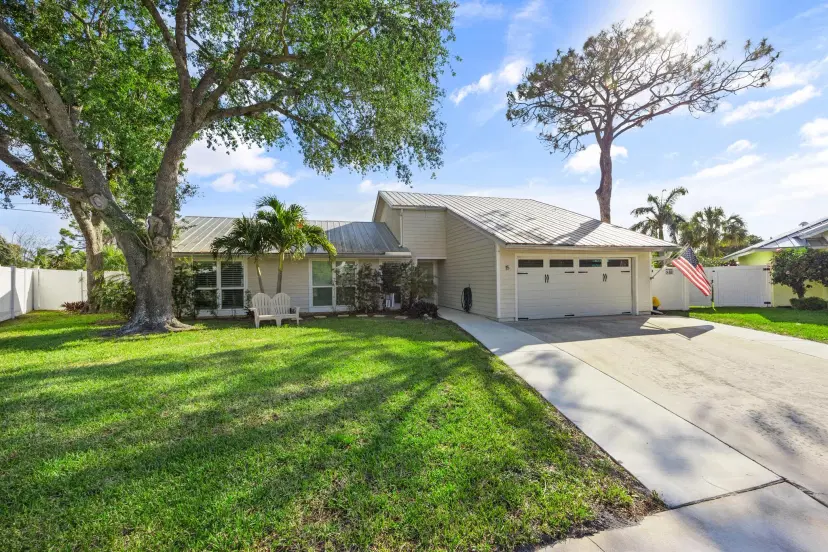 Picture of 15 Hemlock Lane, Tequesta FL 33469