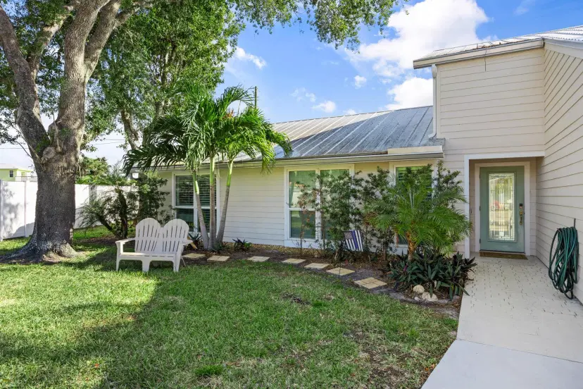 Picture of 15 Hemlock Lane, Tequesta FL 33469