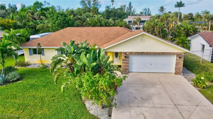 Picture of 27297 Buccaneer Dr, Bonita Springs FL 34135