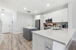 Picture of 949 Hampton Cir 111, Naples, FL 34105