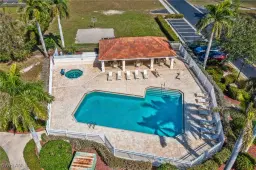 Picture of 949 Hampton Cir 111, Naples, FL 34105