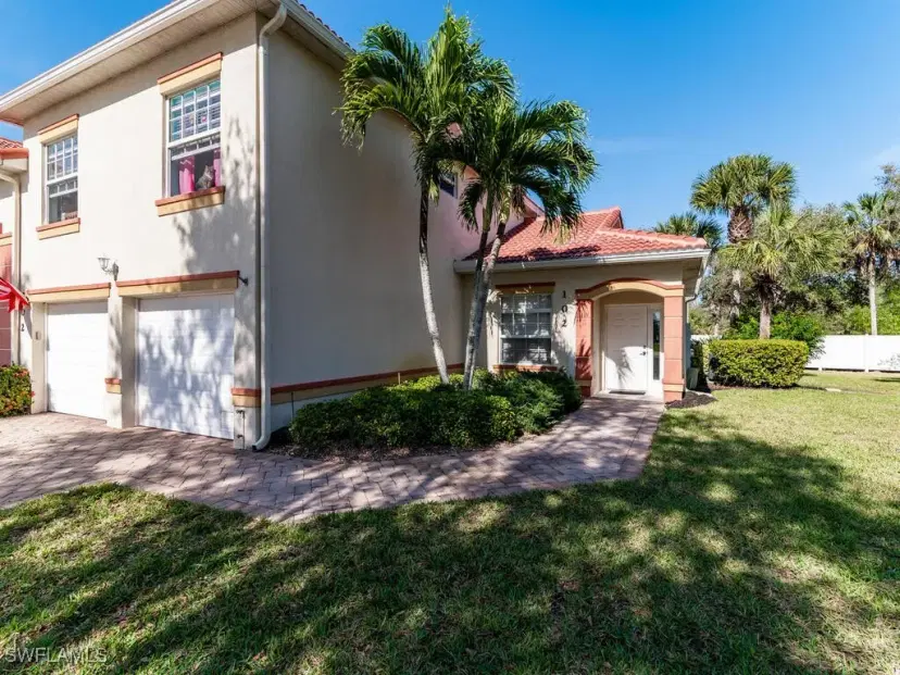 Picture of 25058 Peacock Ln 102, Naples FL 34114