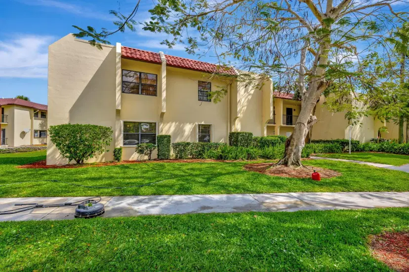 Picture of 2050 Oleander Boulevard 2-106, Fort Pierce FL 34950