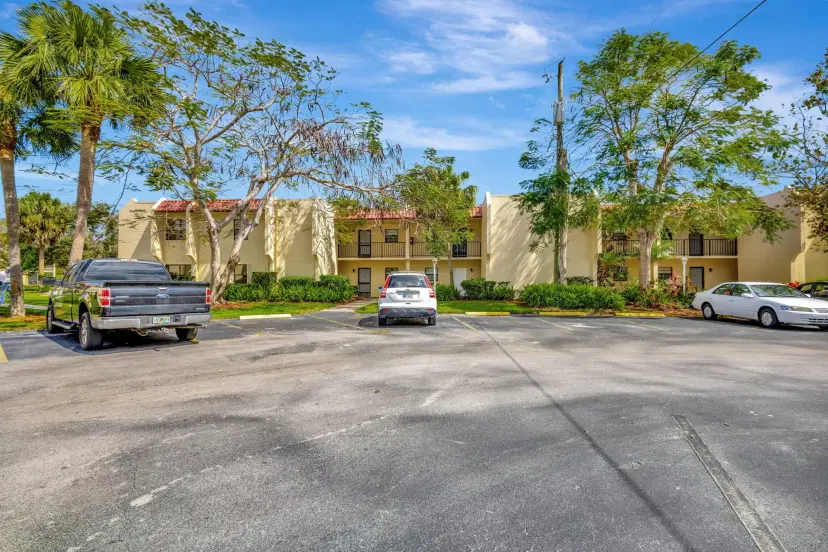 Picture of 2050 Oleander Boulevard 2-106, Fort Pierce FL 34950
