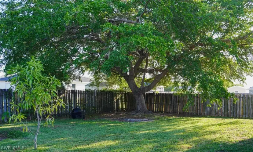 Picture of 205 Mossrosse St, Fort Myers FL 33913