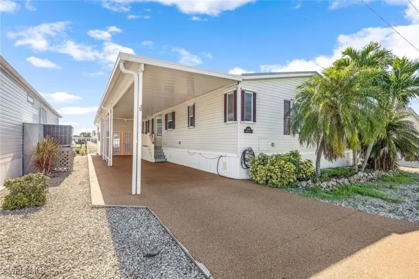 Picture of 3088 Skipper Ln, St. James City FL 33956