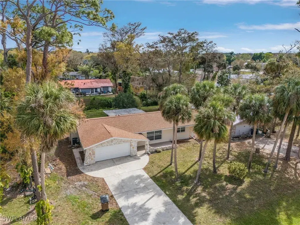 Picture of 2326 Davis Blvd, Fort Myers, FL 33905