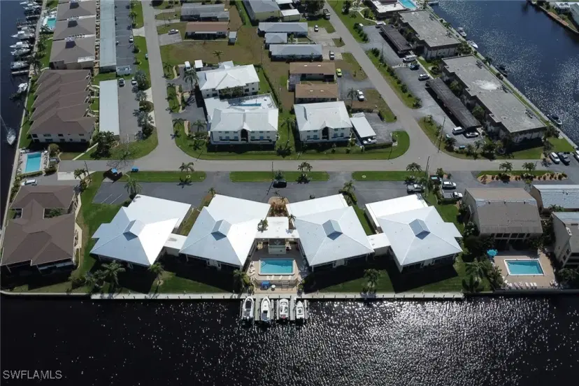 Picture of 1911 SE 40Th Ter 102, Cape Coral FL 33904